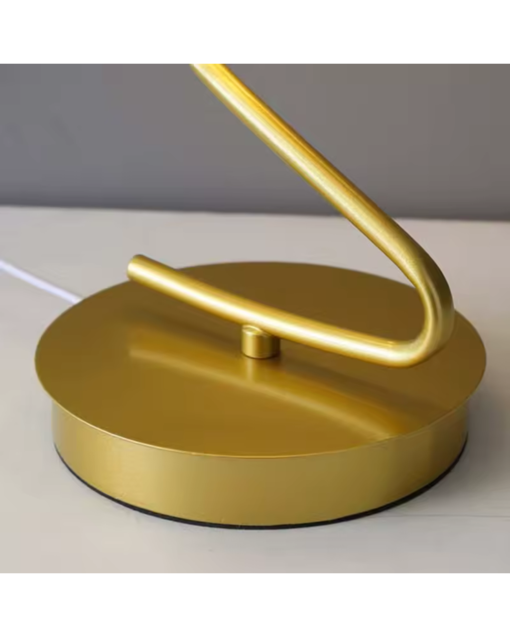 LED-Tischlampe mit Schmetterling-Design – Ansicht 5